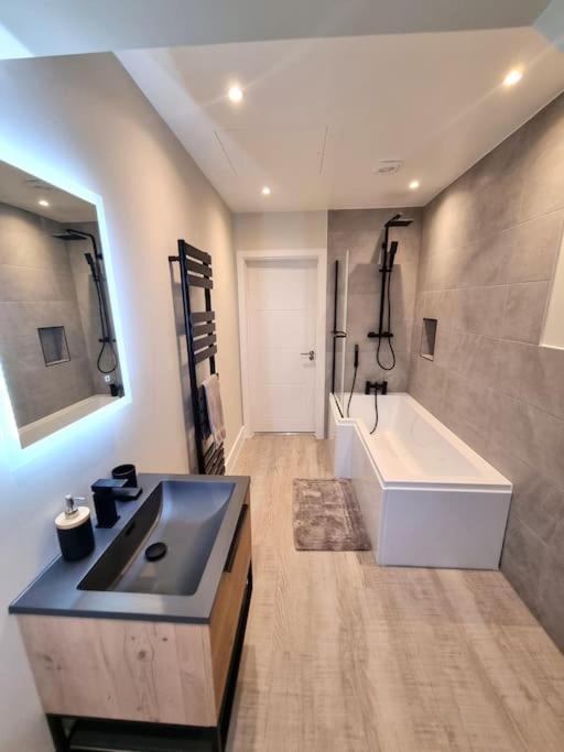 Brand New, Stunning Beachside House Seasalter Eksteriør billede